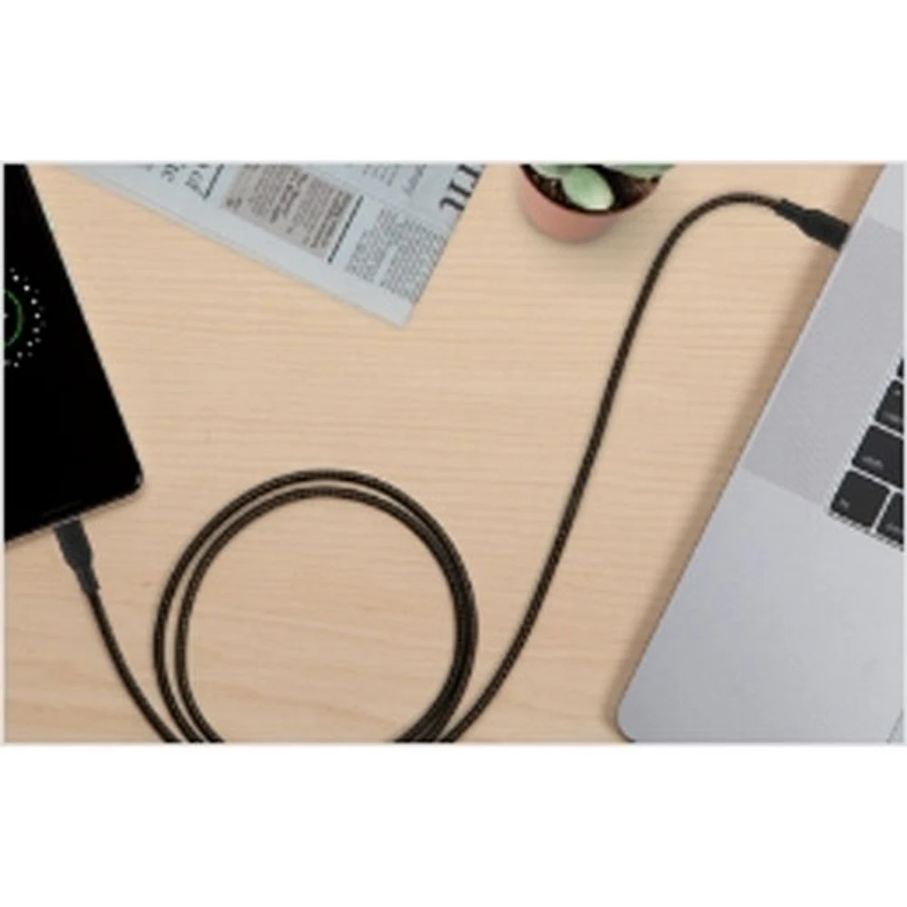 Câble tissé USB-C à USB-C de 2 m (6,6 pi) BoostCharge de Belkin (CAB014bt2MBK) - Noir