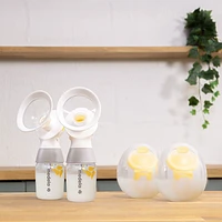 Medela Pump In Style with MaxFlow Hands-free Collection Cups Bundle