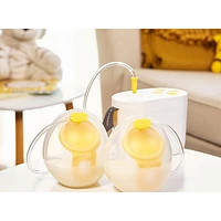 Medela Pump In Style with MaxFlow Hands-free Collection Cups Bundle