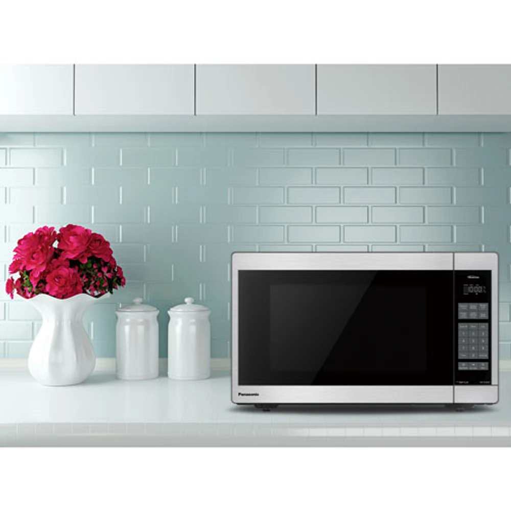 Panasonic Genius 1.3 Cu. Ft. Inverter Microwave (NNSC669SC) - Silver