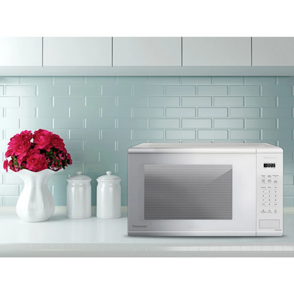 Panasonic Genius 1.3 Cu. Ft. Microwave (NNSG676WC) - White