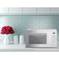 Panasonic Genius 1.3 Cu. Ft. Microwave (NNSG676WC) - White