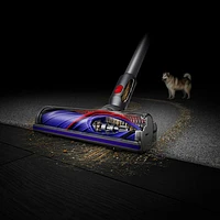 Aspirateur-balai sans fil V7 Advanced de Dyson - Argenté