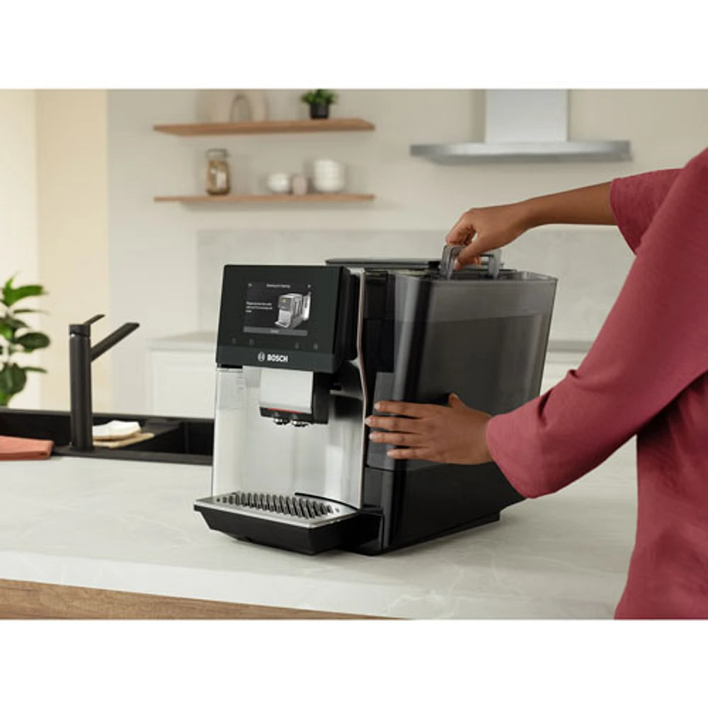 Machine à espresso automatique VeroCafe 800 de Bosch avec contenant à lait - Exclusivité Best Buy