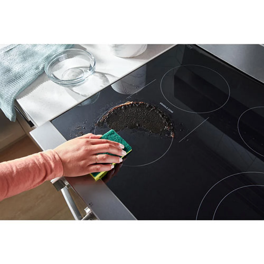 Cuisinière électrique à convection véritable 5,3 pi³ 30 po de Whirlpool (YWFES7530RZ) - Acier inoxydable résistant aux traces de doigts