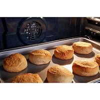 Cuisinière électrique avec four autonettoyant et friture à l'air chaud 5,3 pi³ 30 po de Maytag (YMFES6030RZ) - Acier inoxydable résistant aux traces de doigts