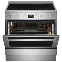 Cuisinière à induction autonome à 5 éléments avec convection véritable 4,4 pi³ 36 po d'Electrolux (ECFI3668AS) - Inox