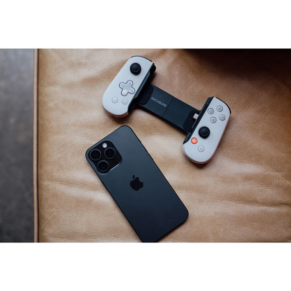 Manette de jeu Backbone One édition PlayStation pour iPhone avec Lightning (2e génération) - Blanc