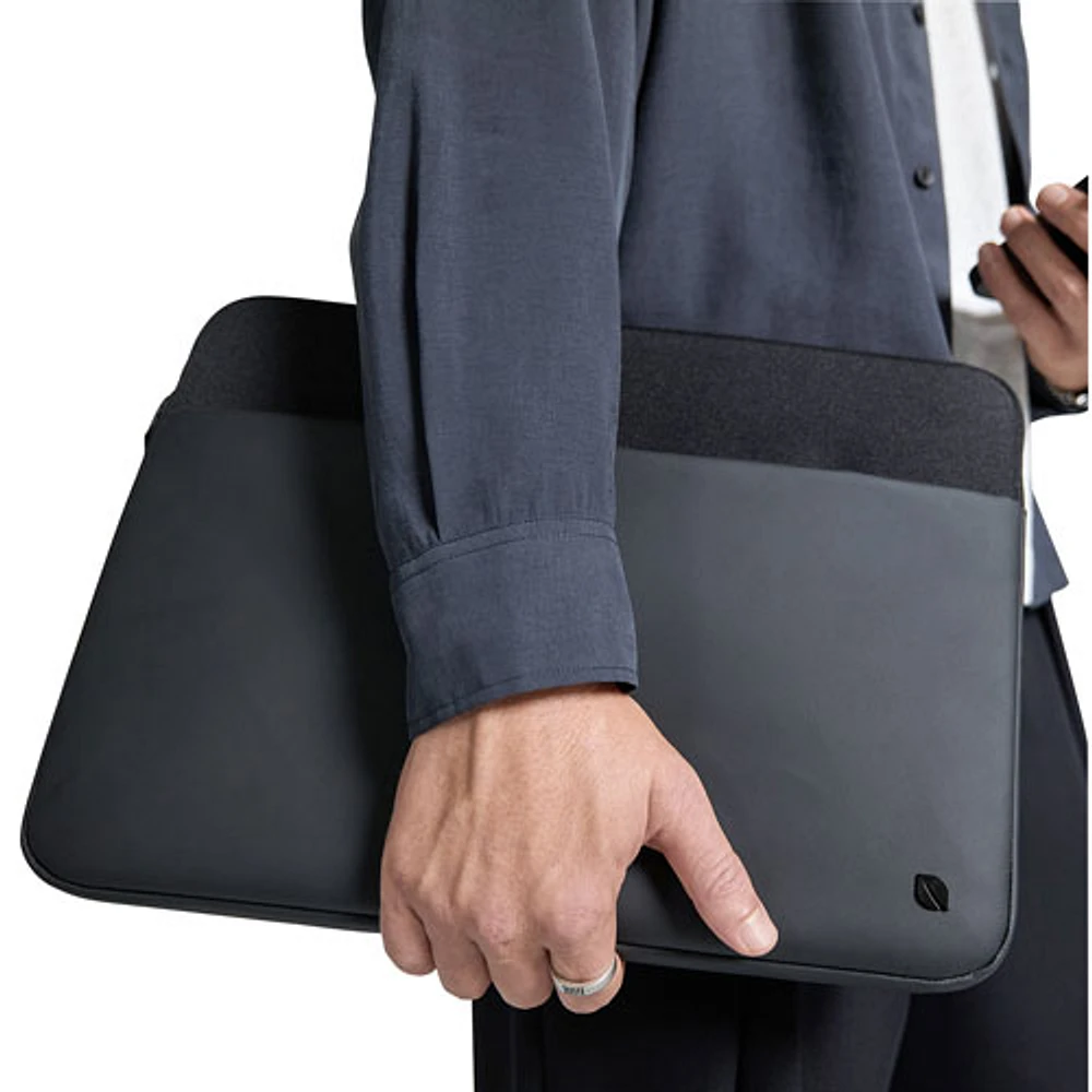 Incase A.R.C. 14" Laptop Sleeve - Black