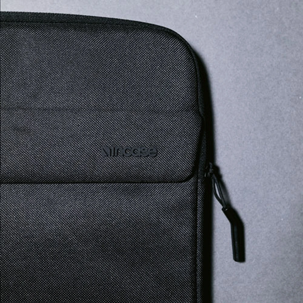 Incase Crosstown 16" Laptop Sleeve - Black