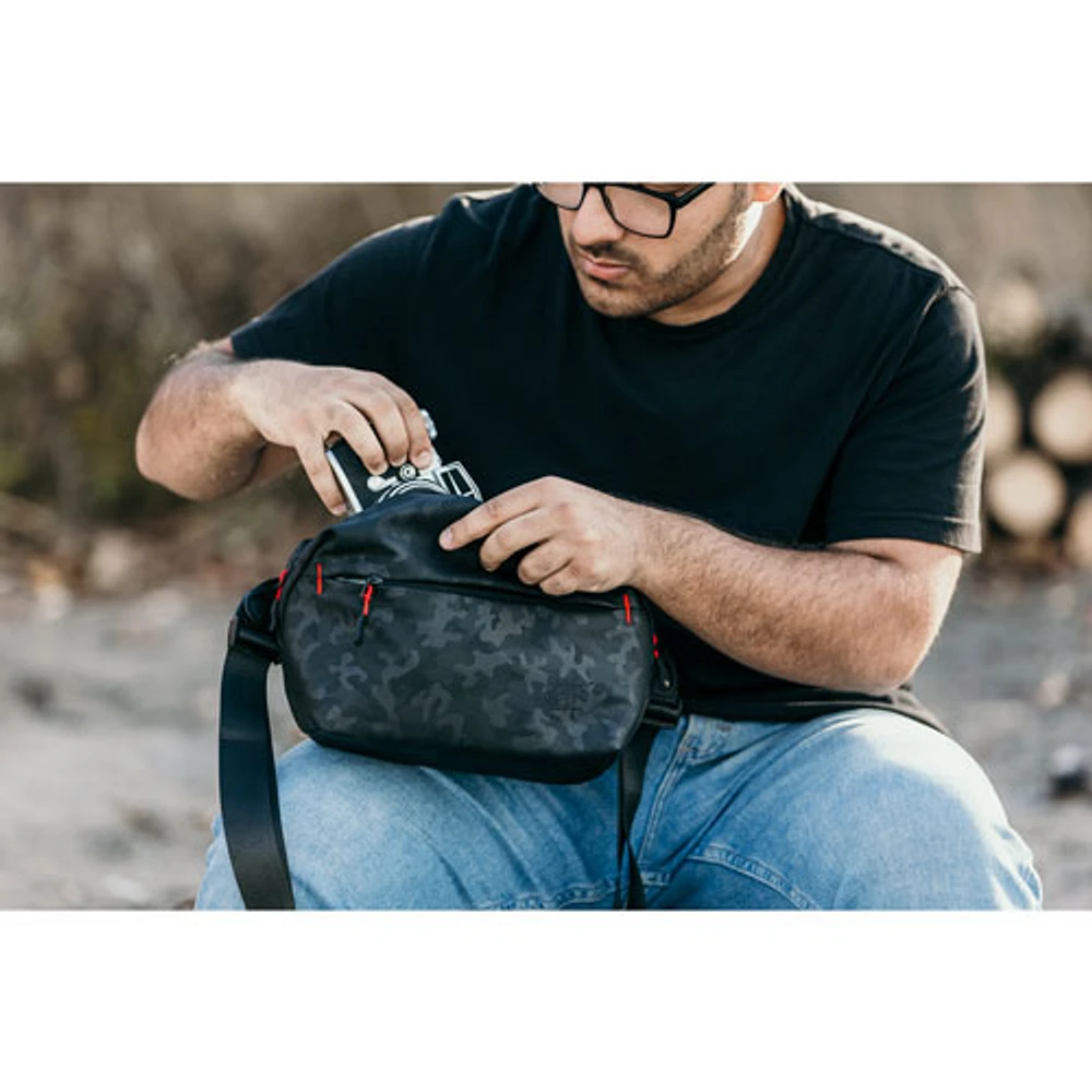 Roots Stealth DSLR & Mirrorless Camera Crossbody Bag - Medium - Camo