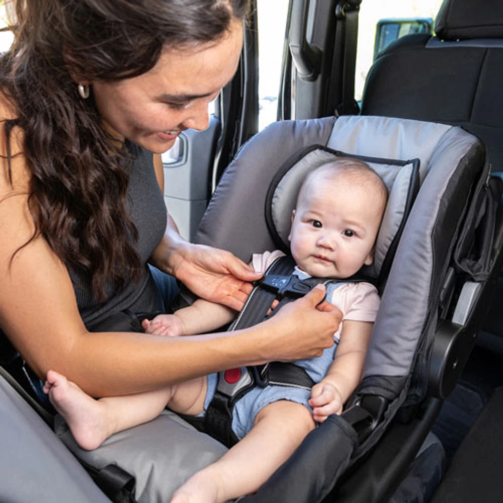 Poussette double avec siège d'auto pour bébé EZ-Lift Plus de Baby Trend - Noir