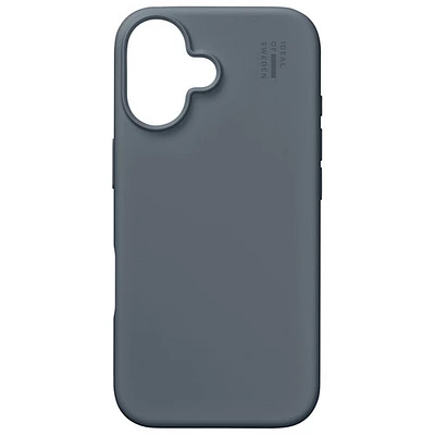 Étui souple ajusté en silicone d'Ideal of Sweden avec MagSafe pour iPhone 16 - Bleu minuit