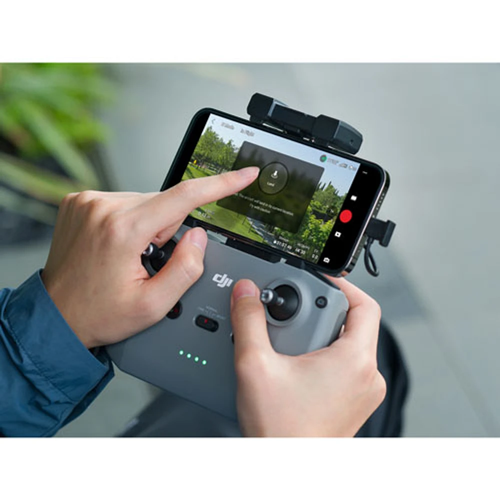 Drone quadricoptère Mini 4K de DJI avec caméra et manette - Prêt à voler - Bilingue