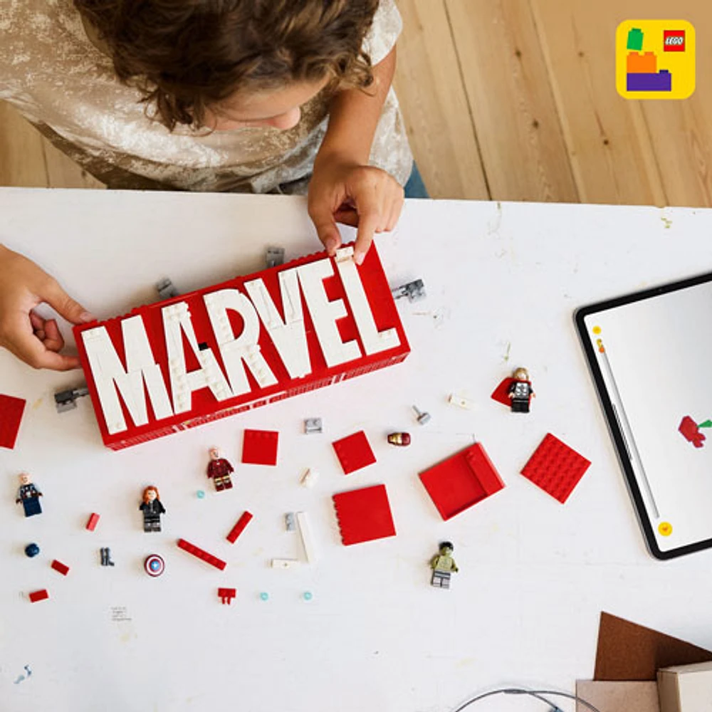 LEGO Marvel: MARVEL Logo & Minifigures - 931 Pieces (76313)