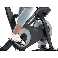 Cardiovélo X24 de NordicTrack avec écran tactile pivotant de 24 po