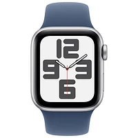 Apple Watch SE (GPS + Cellular) avec boîtier de 40 mm en aluminium argenté et bracelet sport denim par Rogers - Petit/Moyen - Financement mensuel