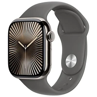 Apple Watch Series 10 (GPS + Cellulaire) avec boîtier de mm en titane naturel et bracelet sport gris pierre par Freedom Mobile - Moyen/Grand