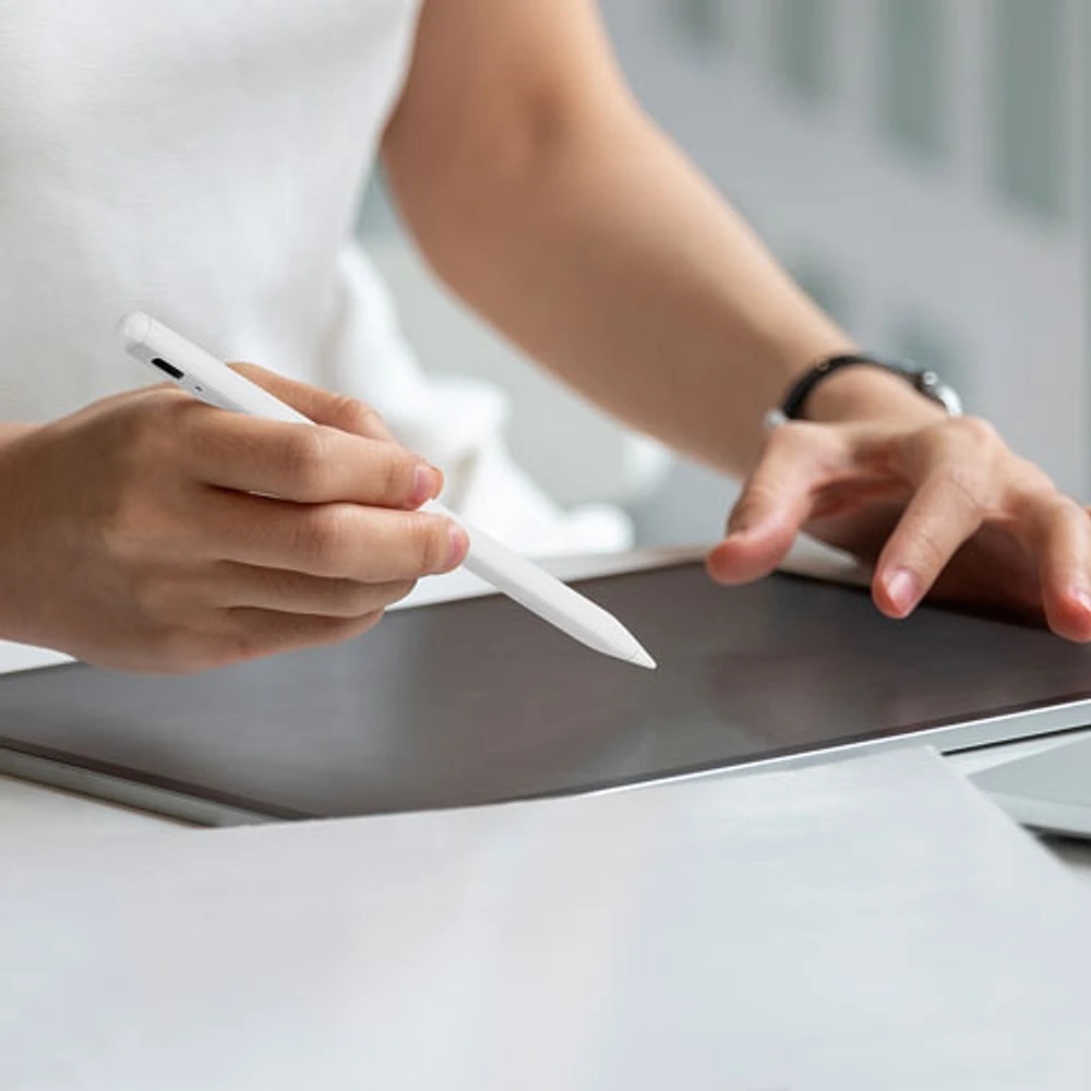 Insignia Glass Screen Protector for iPad 10.9" - Only at Best Buy