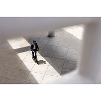 NIU KQi3 MAX Electric Scooter (450 W Motor / Up to 65km Range / 32 km/h Top Speed) - Space Grey