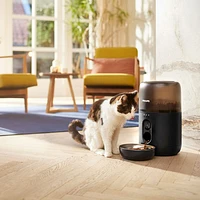 Distributeur intelligent de nourriture pour chats 4,5 l avec caméra série 5000 de Philips (PAW5320/02) - Noir