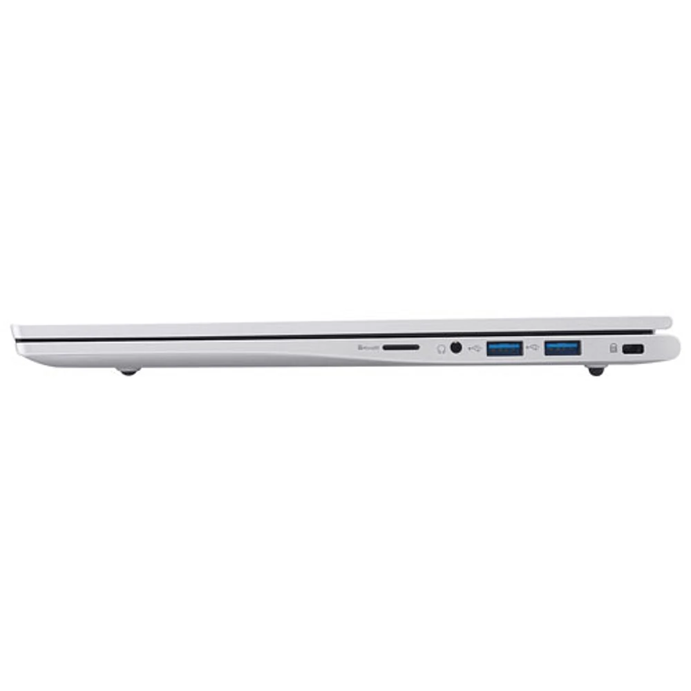 Portable de 15,6 po Gateway d'Acer - Argenté (Ryzen 7 5700U d'AMD/RAM 16 Go/SSD 512 Go/Windows 11 Famille)