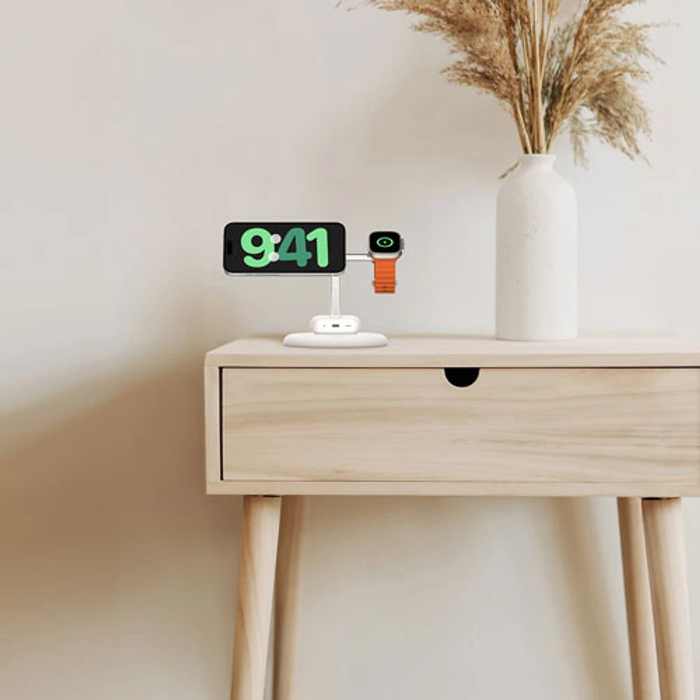 Belkin BoostCharge Pro 3-in-1 15W Qi2 Wireless Magnetic Charging Stand - White