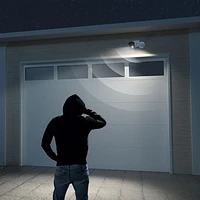 Système de surveillance avec fil 8 canaux à NVR de 2 To de Reolink avec 4 caméras compactes UHD 4K - Blanc