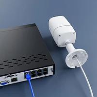Système de surveillance avec fil 8 canaux à NVR de 2 To de Reolink avec 4 caméras compactes UHD 4K - Blanc