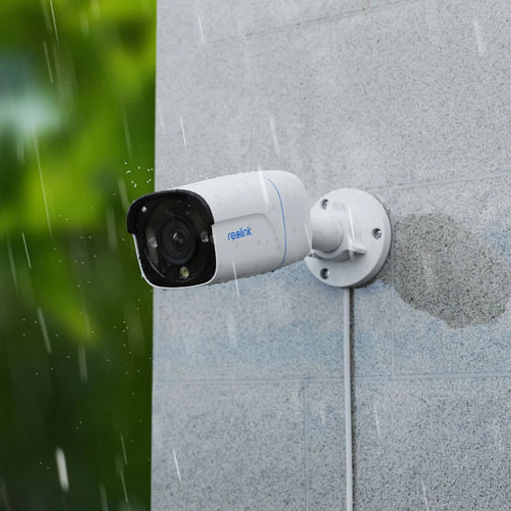 Système de surveillance avec fil 8 canaux à NVR de 2 To de Reolink avec 4 caméras compactes UHD 4K - Blanc