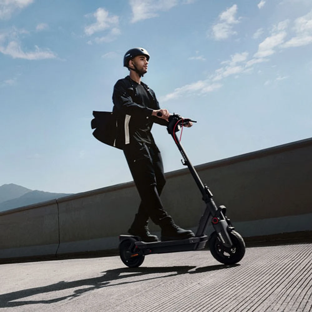 Segway Max G3 Electric Scooter (2000W Motor/ Up to 80km Range/ 45km/h Top Speed)