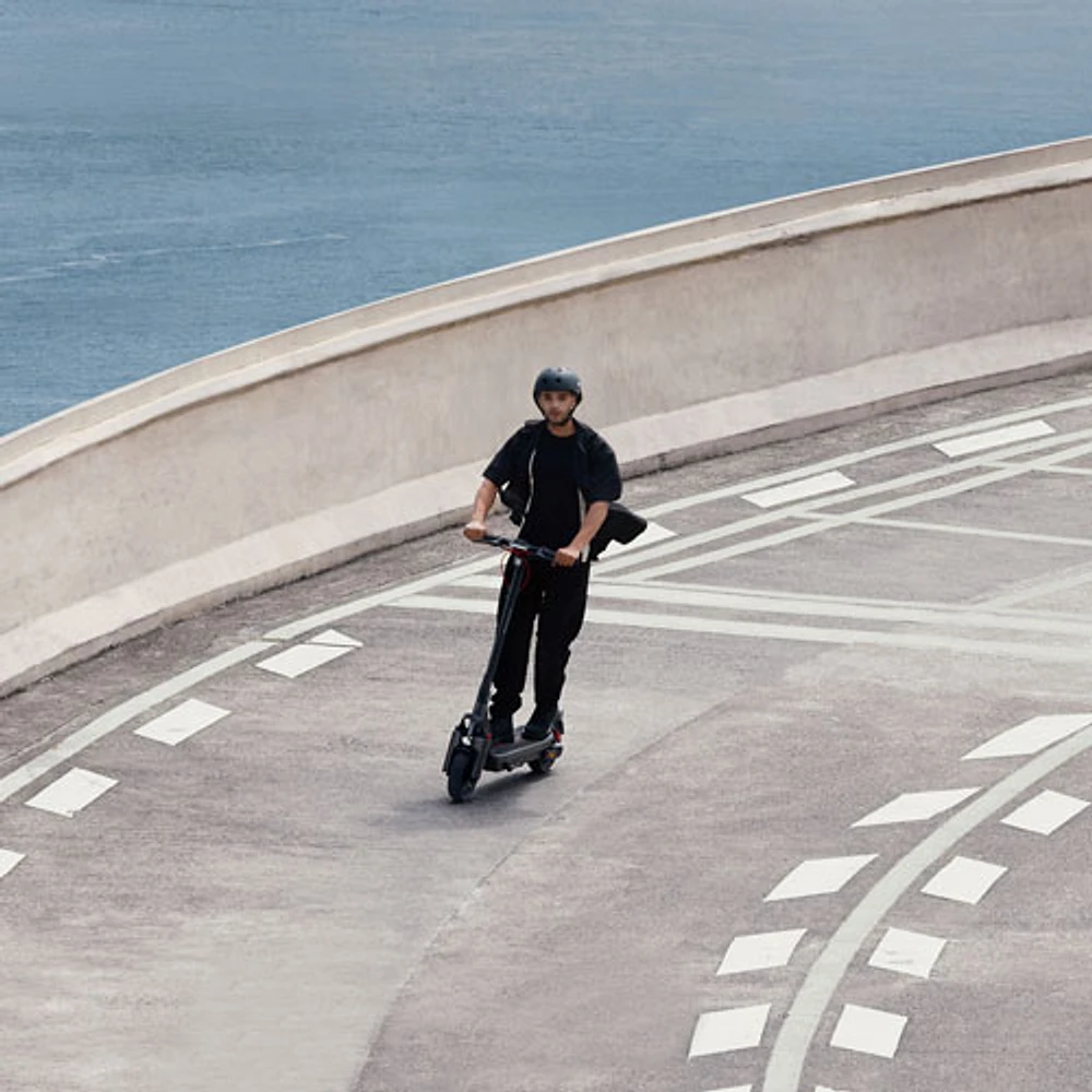 Segway Max G3 Electric Scooter (2000W Motor/ Up to 80km Range/ 45km/h Top Speed)