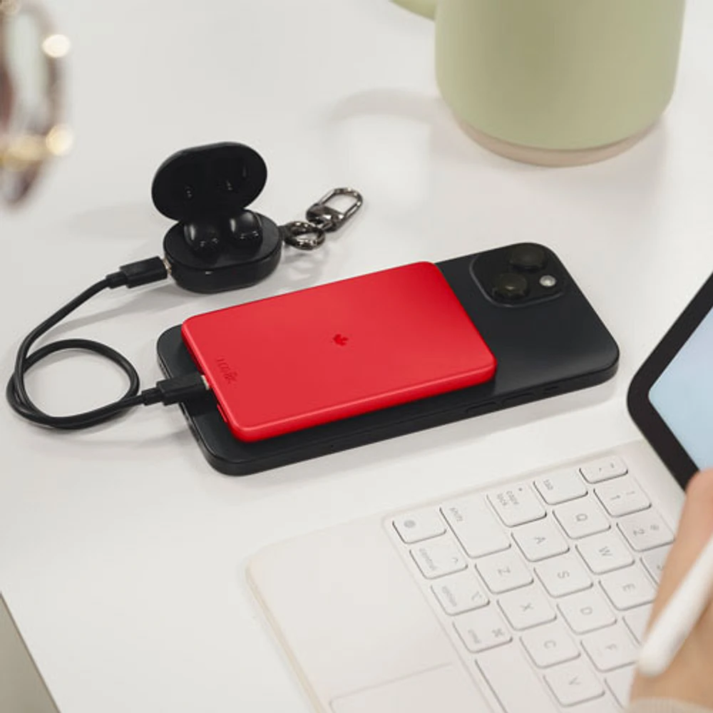 LOGiiX Piston Power Slim Mag 5000 mAh 20W USB-C Power Bank with MagSafe - Canada Red