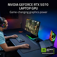 Portable de jeu Copilot+ PC de 14 po Blade de Razer - Noir (Ryzen AI 9 365 d'AMD/RAM 32 Go/SSD 1 To/RTX 5070)