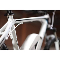 Vélo de tout-terrain électrique Prague de NCM (moteur de 350 W/autonomie de 100 km/vitesse maximale de 32 km/h
