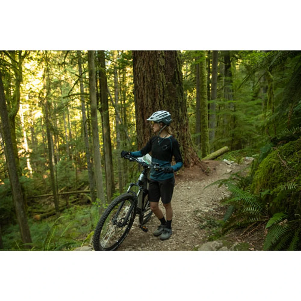 NCM Prague Electric Off-Road Bike (350W Motor / Up to 100km Range / 32km/h Top Speed) - Matte Black