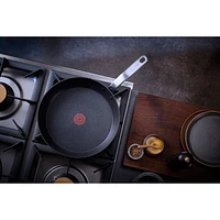 Batterie de cuisine en aluminium de 10 pièces StoneShield de T-fal - Noir