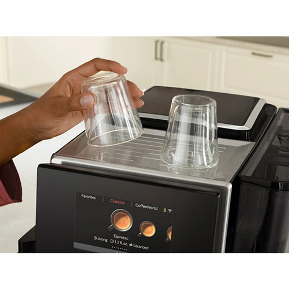 Bosch VeroCafe 800 Series Automatic Espresso Machine with Integrated Milk System & Milk Container