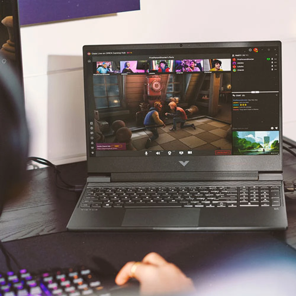 Portable de jeu de 15,6 po Victus de HP - Argenté mica (Ryzen AI 5 340 d'AMD/SSD 512 Go/RAM 16 Go/GeForce RTX 5050)