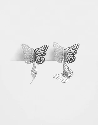 Aretes colgantes cortos con mariposas