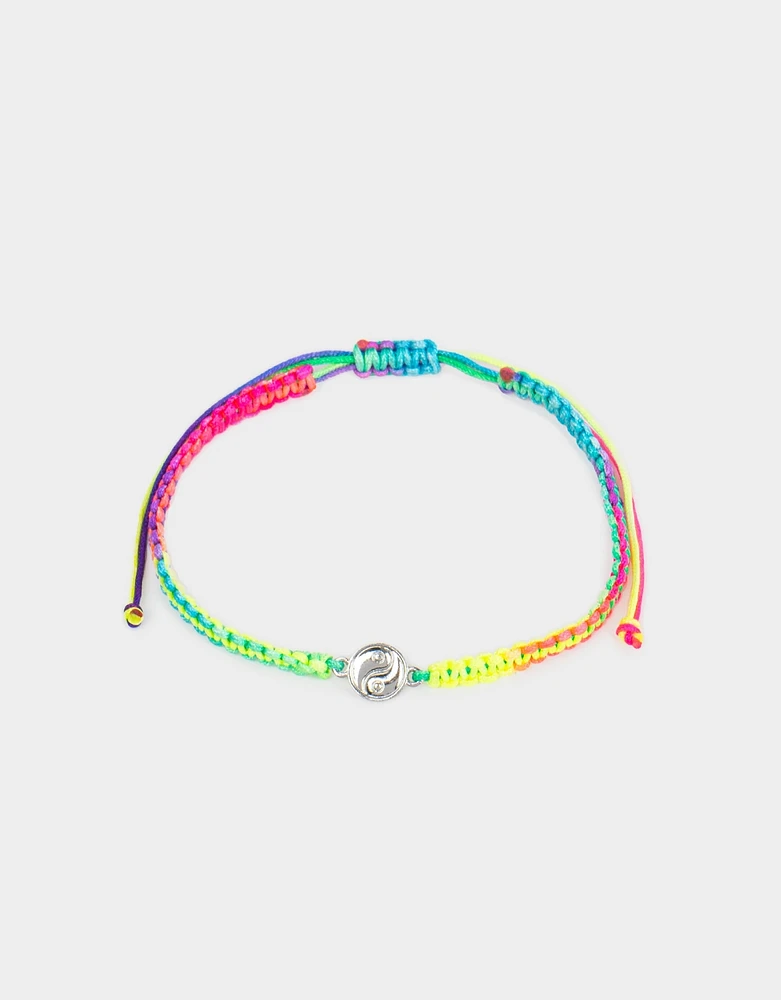 Pulsera con dije místico