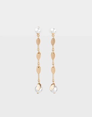 Aretes colgantes largos con perlas