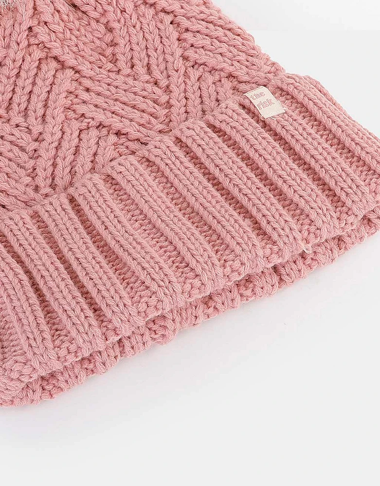 Gorro con trenzas y pompon