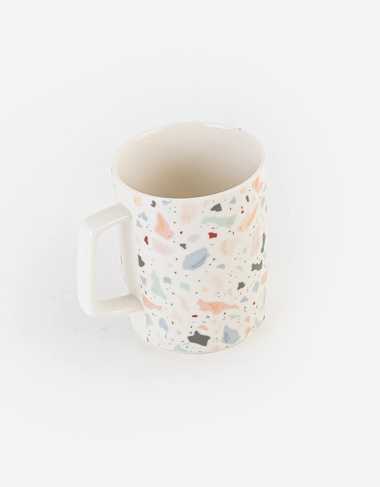 Taza de cerámica con estampa simil terrazzo