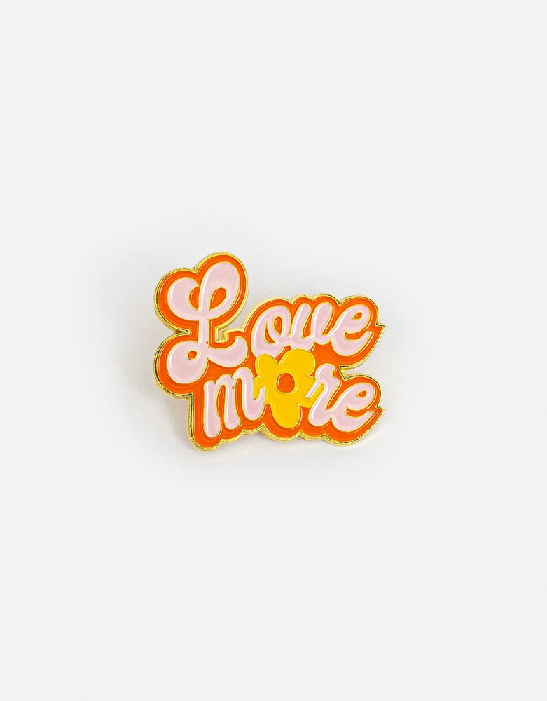 Pin metálico - love more