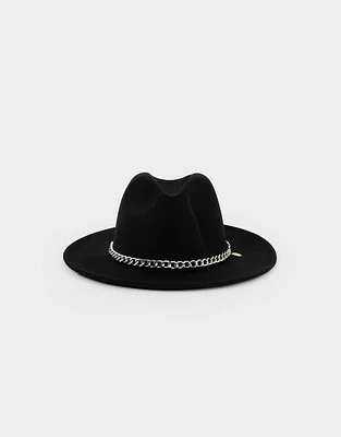 Sombrero con cadena