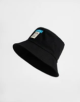 Gorro bucket con etiqueta bordada