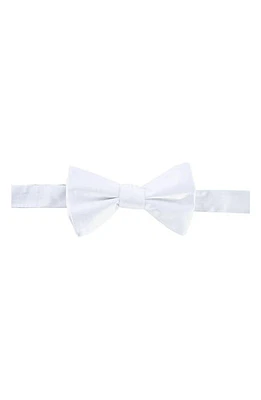 Trafalgar Sutton Silk Bow Tie in White at Nordstrom