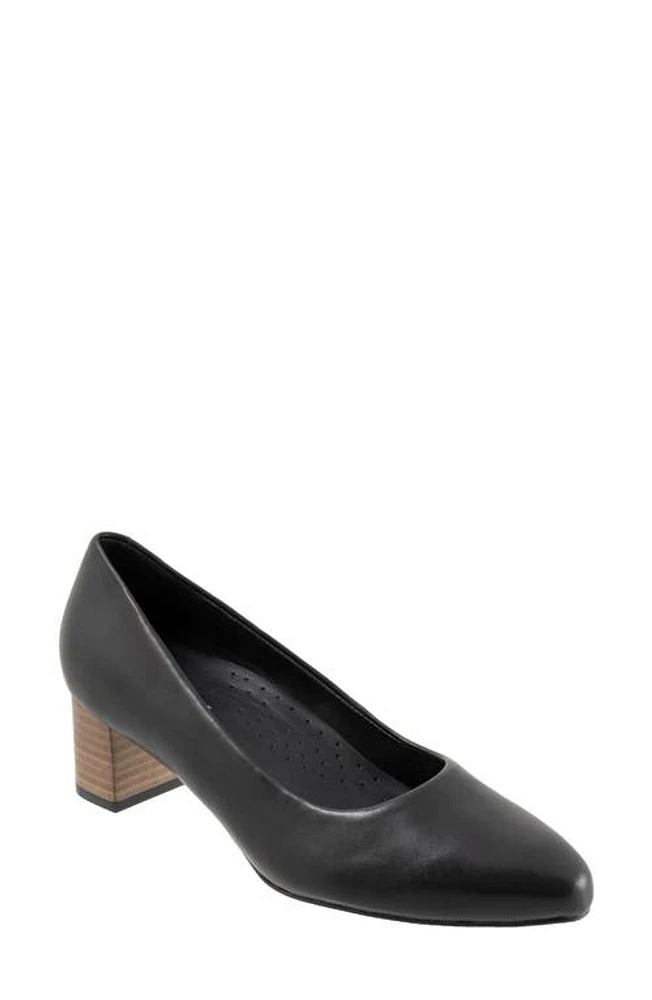 Trotters Kari Pointy Toe Pump Black at Nordstrom,