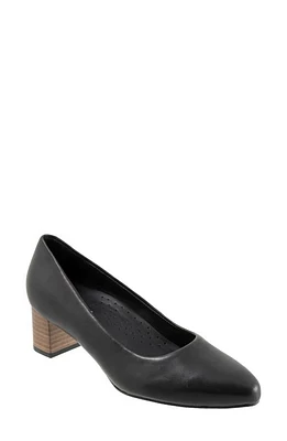 Trotters Kari Pointy Toe Pump Black at Nordstrom,